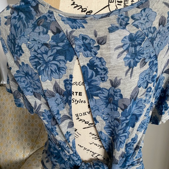 ๐NWT๐บRIPE Small tieback top - Picture 9 of 13